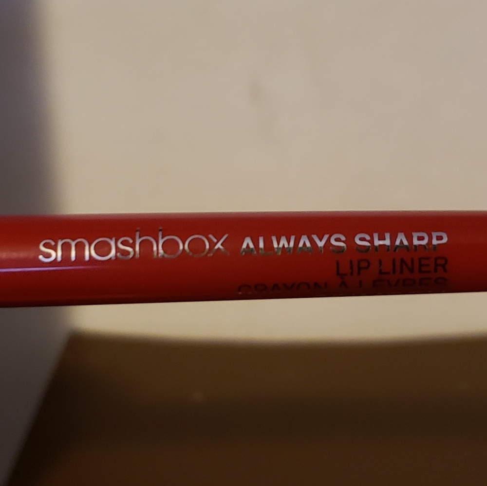 Smashbox always sharp lip liner crimson